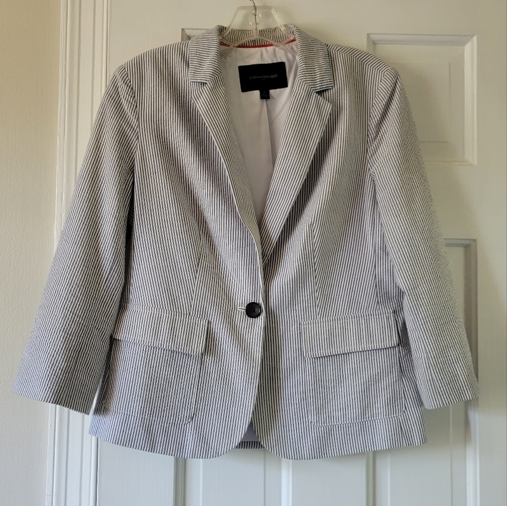 Banana Republic Gray Seersucker Blazer